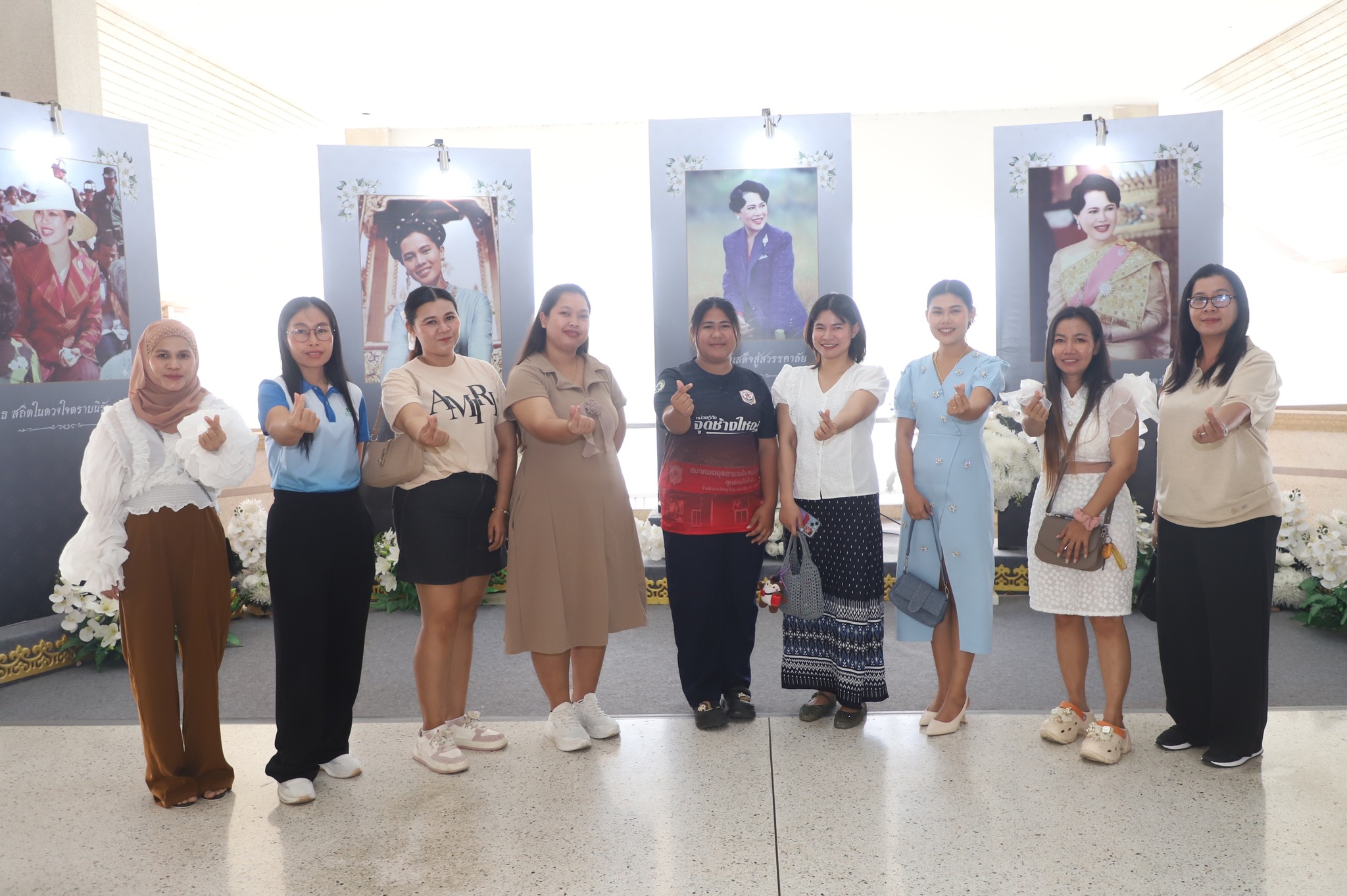 title - มากกว่าความรักระหว่างคู่ครอง คือความรักต่อปวงชน ส.ป.ก. จัดงาน “รักแห่งศิลป์ รักแห่งแผ่นดิน” พลังแห่งศิลปะที่เชื่อมโยงสถาบันและประชาชน